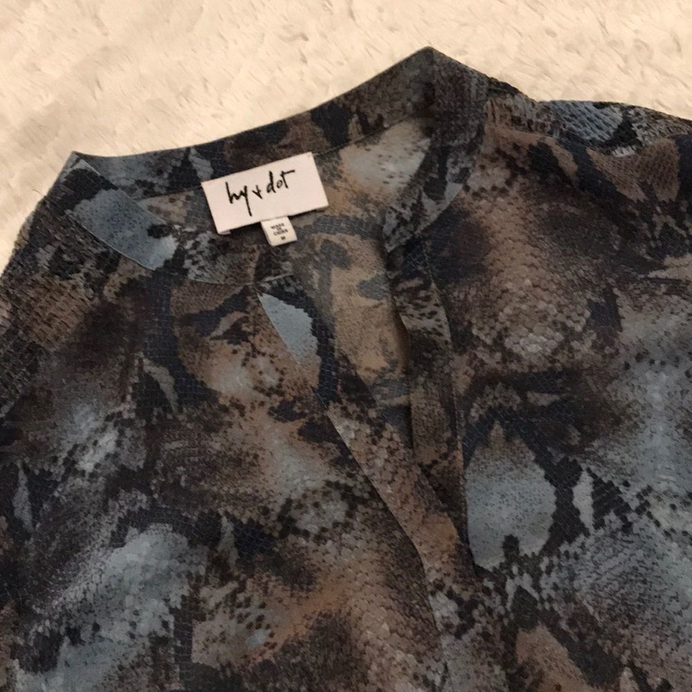 Multi colored Hy + dot blouse - Picture 4 of 6